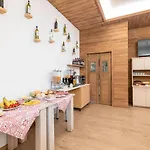Oda ve Kahvaltı Castello 3*