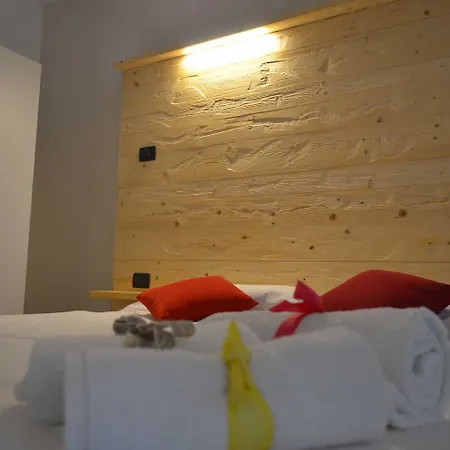 Castello فندق مبيت وإفطار Cimbergo